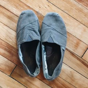 Size 10 Gray Toms